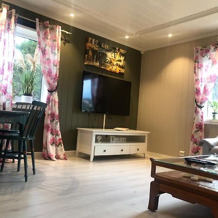 Appartamento Den Gule Huset Lyngdal Esterno foto