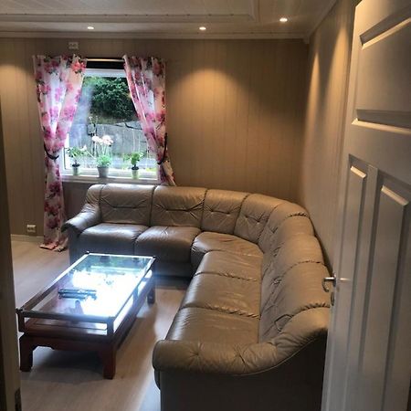 Appartamento Den Gule Huset Lyngdal Esterno foto