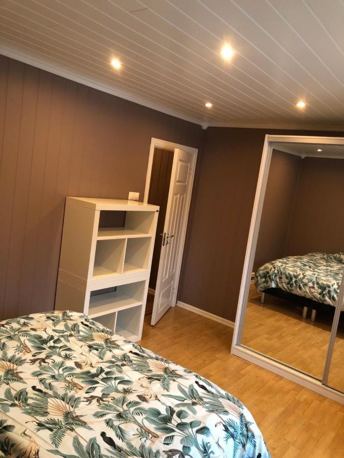 Appartamento Den Gule Huset Lyngdal Esterno foto