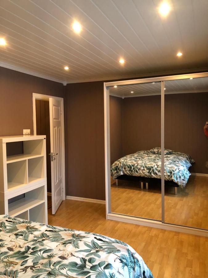 Appartamento Den Gule Huset Lyngdal Esterno foto