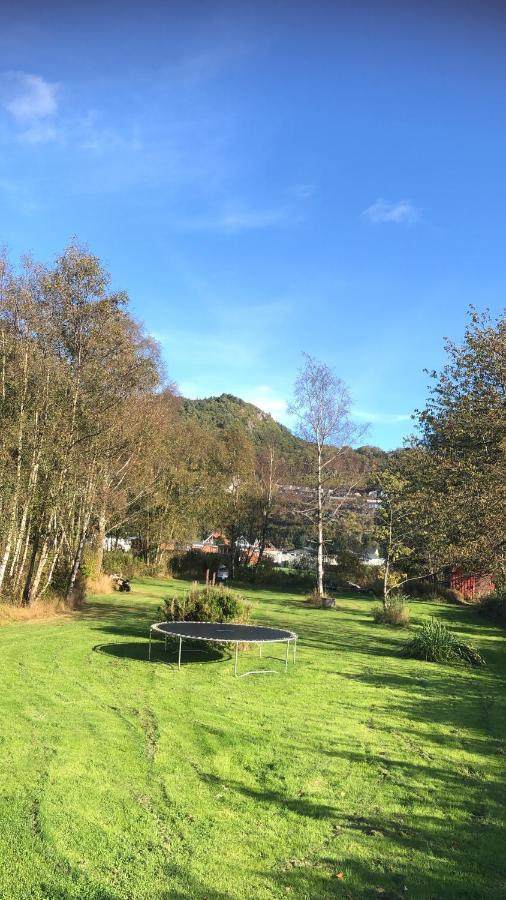 Appartamento Den Gule Huset Lyngdal Esterno foto